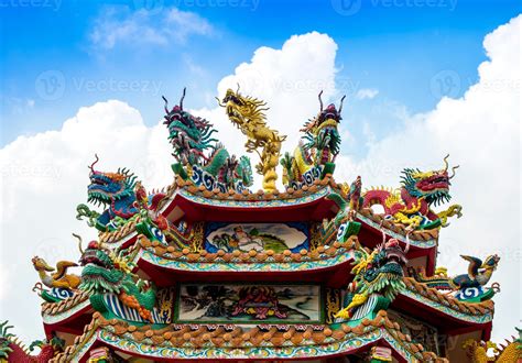 Colorful chinese dragon and swan sculpture on the rooftops of chinese temple 7954134 Stock Photo ...