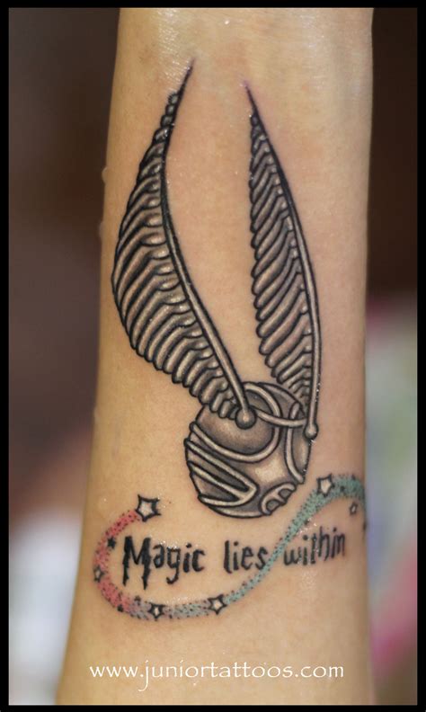 Harry potter snitch tattoo | Haarige brust, Tätowierungen, Hautkunst