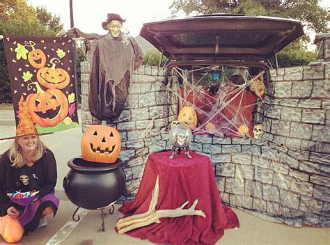 Witch's Kitchen Trunk | Trunk or treat, Scary halloween decorations outdoor, Halloween outdoor ...