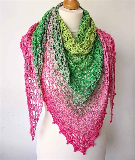 Crochet Triangle Shawl with Shells FREE Pattern – Fragrant Shawl – Annie Design Crochet