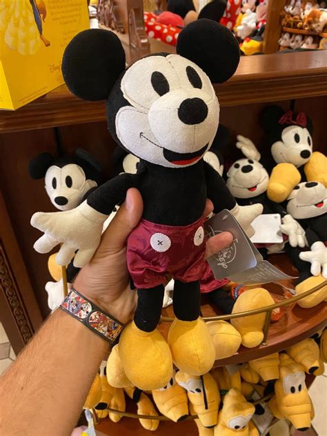 PHOTOS: New Mickey and Friends Stitched-Up Plush Toys are Now Available ...