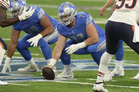 Frank Ragnow picks up where he left off among elite centers despite Detroit’s banged-up OL ...