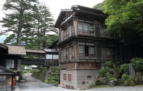 The Three Oldest Hotels in the World | All About Japan