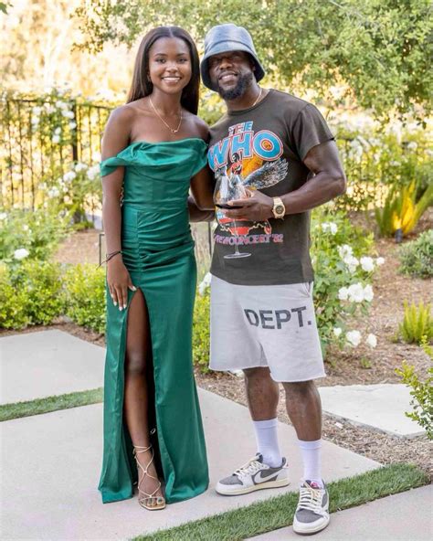 Kevin Hart's Daughter Heaven Looks All Grown Up as She Poses with Him Before Prom: 'Pure Joy'