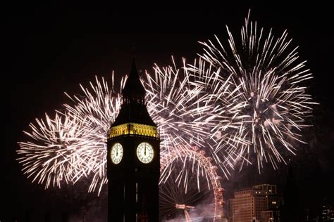 London welcomes 2024 with Mayor’s biggest ever fireworks, lights, and ...