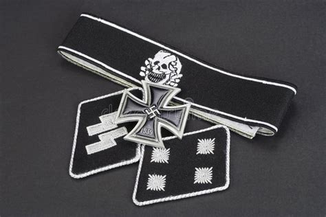 Insígnias Alemãs Das Forças Armadas WW2 WAFFEN-SS Imagem Editorial - Imagem de criminoso ...