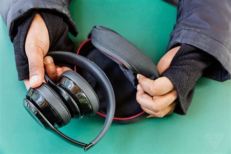 Beats Solo 3 review: decent sound, better wireless - The Verge