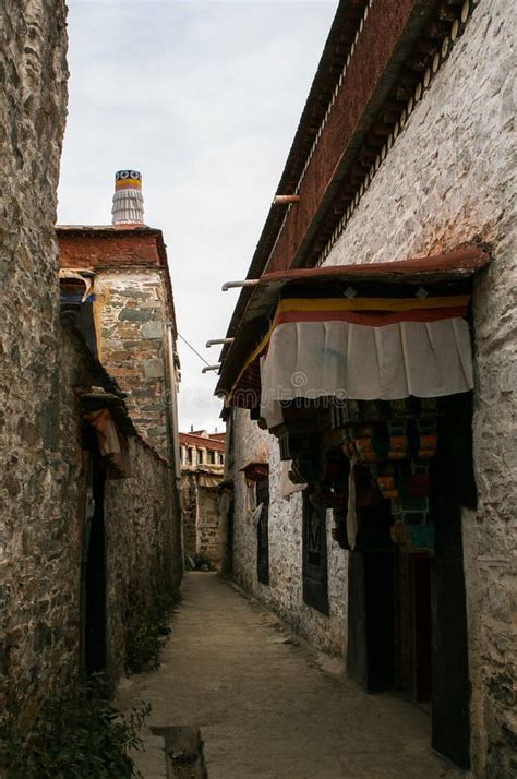 Architecture of Monastery in Lhasa, Tibet Stock Image - Image of gampo ...