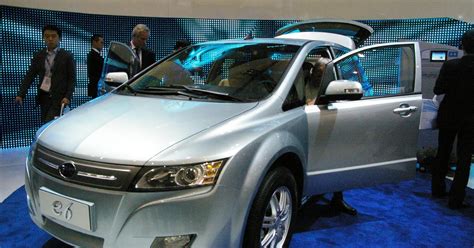 BYD e6 EV goes 205 miles between charges, coming to the US in 2010