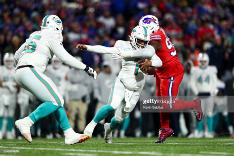 Shaq Lawson of the Buffalo Bills sacks Tua Tagovailoa of the Miami... News Photo - Getty Images