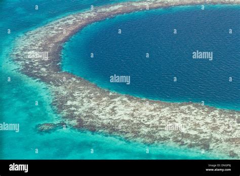 Blue hole belize hi-res stock photography and images - Alamy