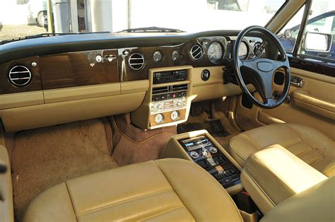 ROAD TEST - 1989 BENTLEY EIGHT - Classics World