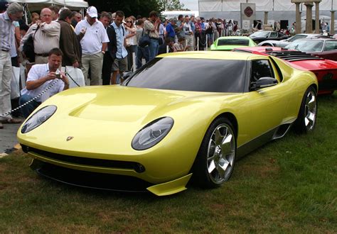 Lamborghini Miura Concept : r/carporn