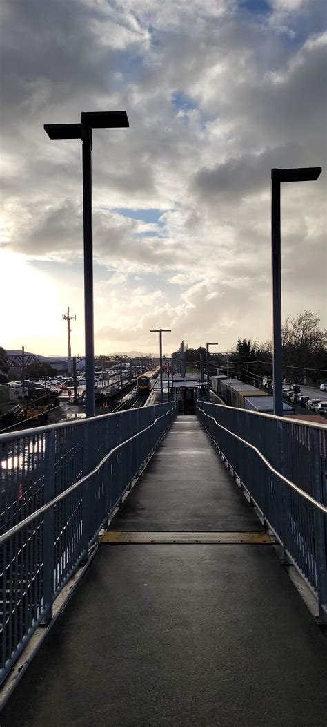 Above average view of the papatoetoe train station : r/AveragePicsOfNZ