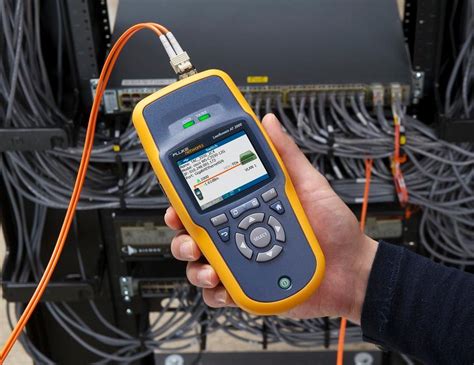 Fluke Networks LRAT-2000 LinkRunner AT Copper and Fiber Ethernet ...