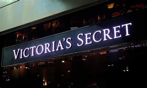 Victoria’s Secret Looks to Woo Broader Base