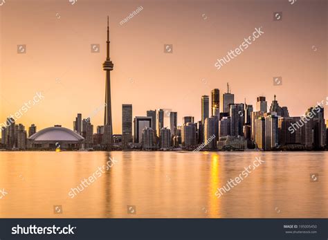 Toronto Skyline Sunset Stock Photo 195005450 | Shutterstock