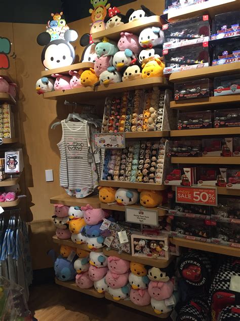 Disney Store Visual Merch- Tsum Tsum Move on Behance