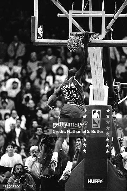 Michael Jordan 1988 Dunk Contest Photos and Premium High Res Pictures ...