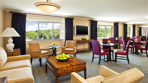 Framingham MA Hotel Rooms | Sheraton Framingham Hotel & Conference Center