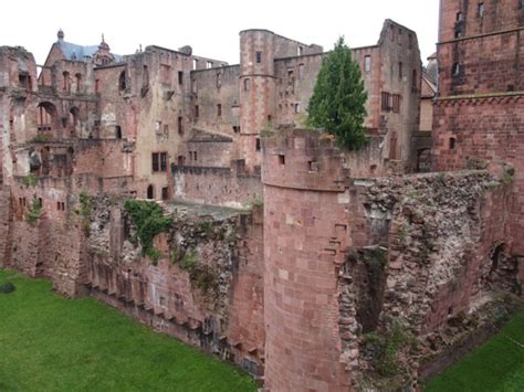 Heidelberg Castle, Germany: Photos and Legends of a Romantic Ruin ...