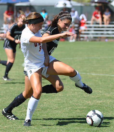 Black and White stripes : r/GirlsSoccer