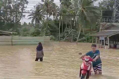 Bangkok Post - Southern floods rush through Pattani