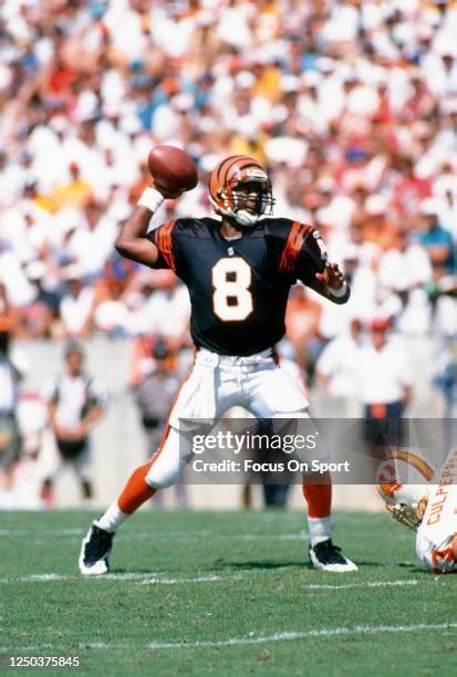 Cincinnati Bengals Jeff Blake Photos and Premium High Res Pictures ...