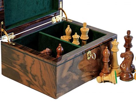 Luxury Walnut Chess Box Made In Italy - The Chess Store