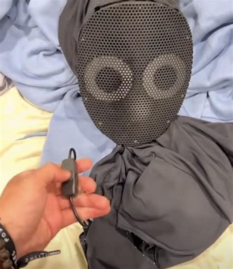 Can somebody give me the name and tutorial for this mask. : r/boywithuke