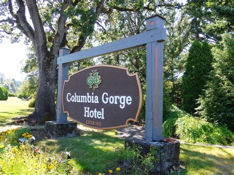 Columbia Gorge Hotel