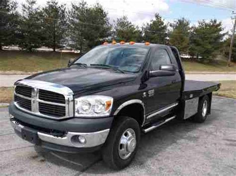 Purchase used 2007 Dodge Ram 3500 SLT Reg Cab Chassis 4x4 Flat Bed ...