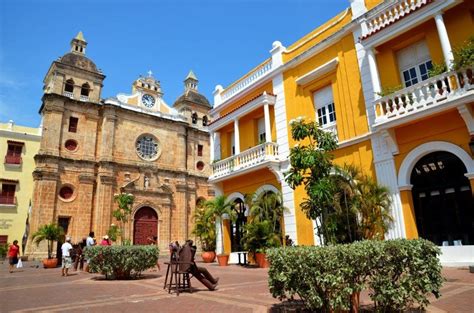 Colorful Walk Through the History of Cartagena, Colombia