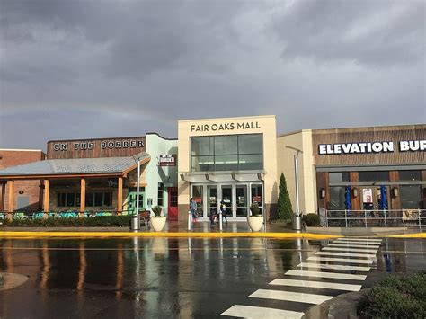 Fair Oaks Mall: Shopping Mall in Fairfax, Virginia