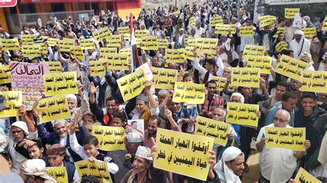 Hundreds protest against Yemeni internationally-recognized government ...