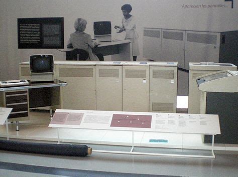 L'IBM 4341 Processor, introduït el 1979 i retirat del mercat al febrer ...