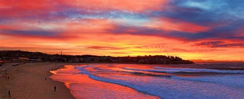 SUNRISE OVER BONDI BEACH, SYDNEY, AUSTRALIA. | Bondi beach, Sunrise, Beach