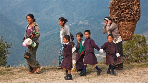 Eastern Bhutan Tour: Textile Tours, Village Life, Buddhism