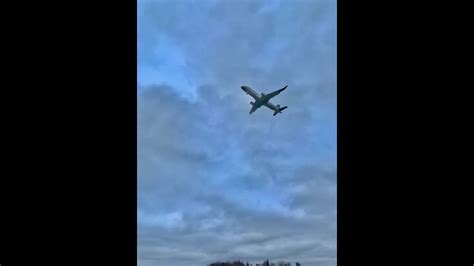 Pittsburgh Airport Spotting & Arrivals (KPIT) - YouTube