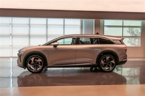 Lucid Gravity SUV boasts over 440 EV miles, sub-$80,000 base price | WRBL