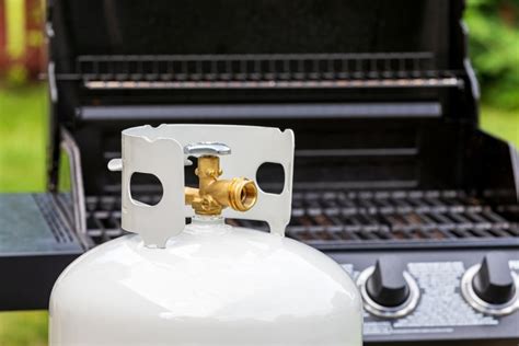 Natural Gas vs. Propane Grill: Which Is Best for Your Home Cookouts?