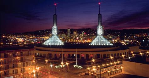 Oregon Convention Center, Portland | Roadtrippers