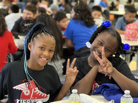 Dallas ISD schools earn top rankings for the 2021-22 school year | The Hub