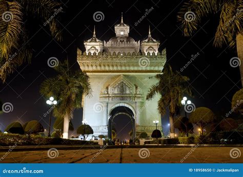 Patuxai Arch at Night in Vientiane, Laos Stock Photo - Image of street, avenue: 18958650