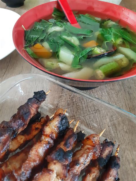 Laswa (vegetable soup) & pork bbq for lunch : filipinofood