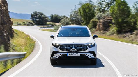 2023 Mercedes-Benz GLC 300 de 4MATIC AMG Line (Color: MANUFAKTUR Diamond White Bright) - Front ...