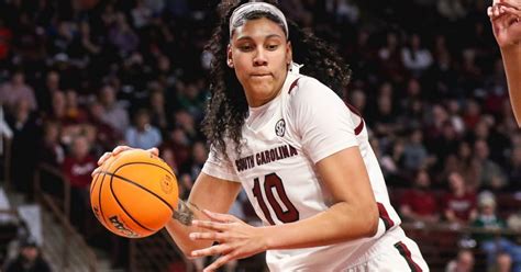 South Carolina women's basketball: Aliyah Boston ties the double-double ...