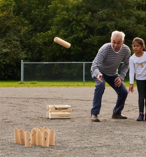 Mölkky Game - Lee Valley Tools