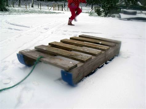 8 Terrific Pallet Sleds You Can Make Quickly! • 1001 Pallets