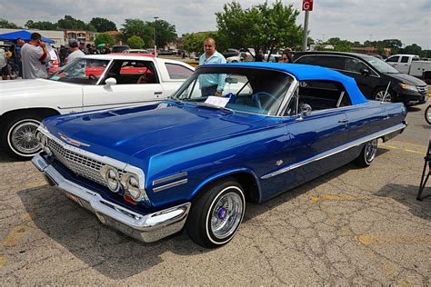 independent chicago car show candy blue 1963 chevrolet impala - Lowrider